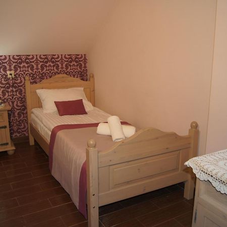 Hotel Pod Herbem -Pokoje Ozonowane Бялисток Стая снимка