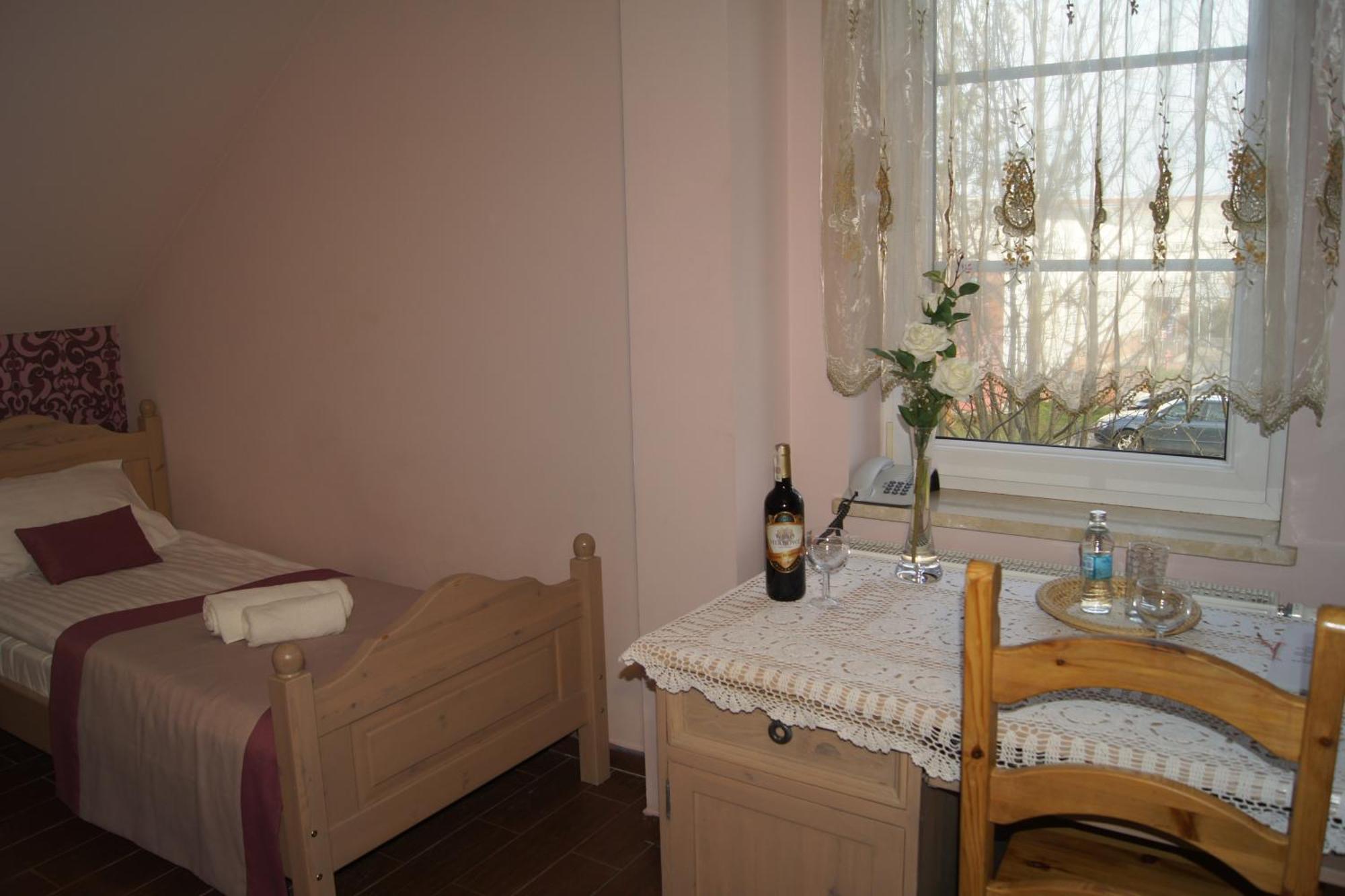 Hotel Pod Herbem -Pokoje Ozonowane Бялисток Стая снимка