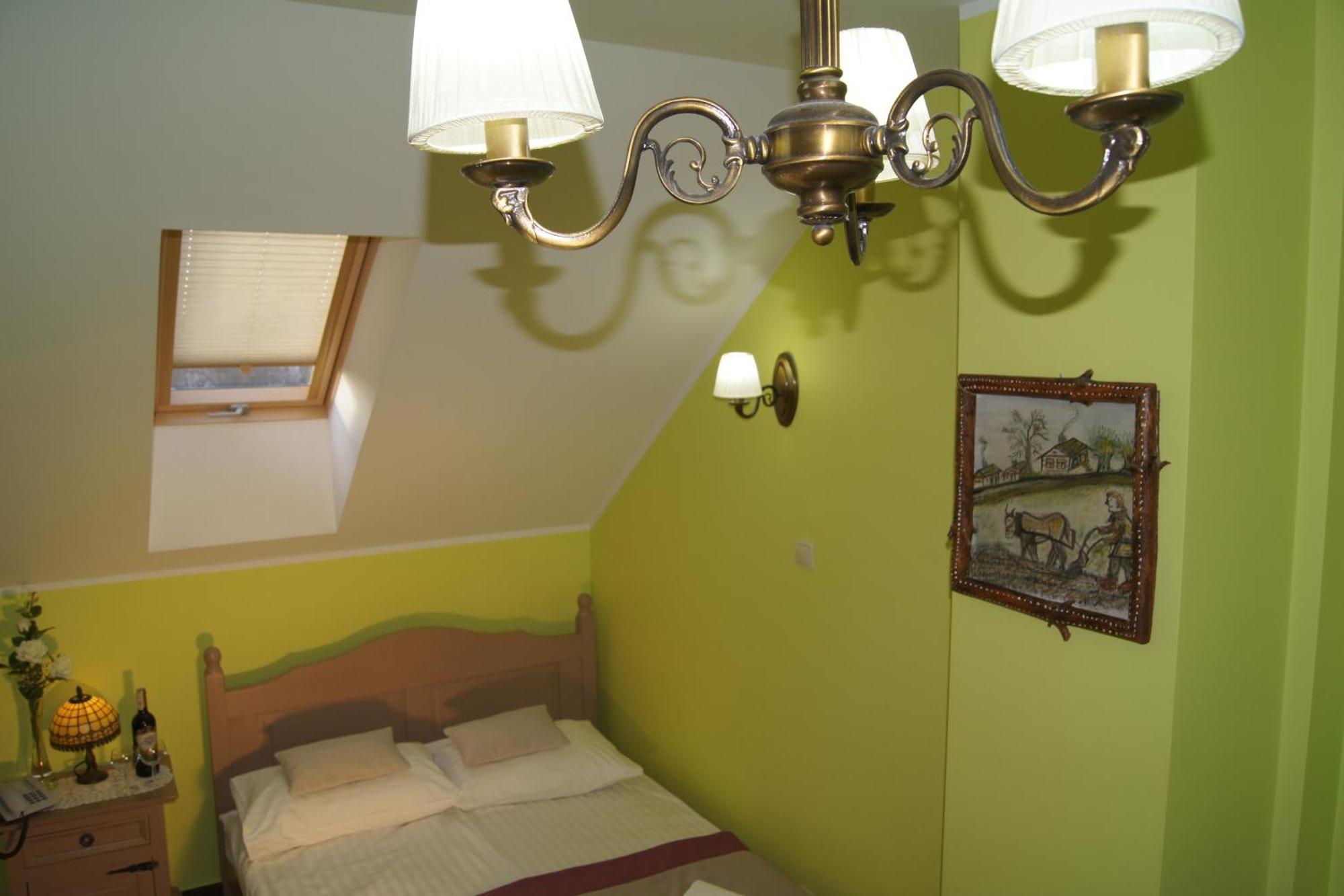 Hotel Pod Herbem -Pokoje Ozonowane Бялисток Стая снимка