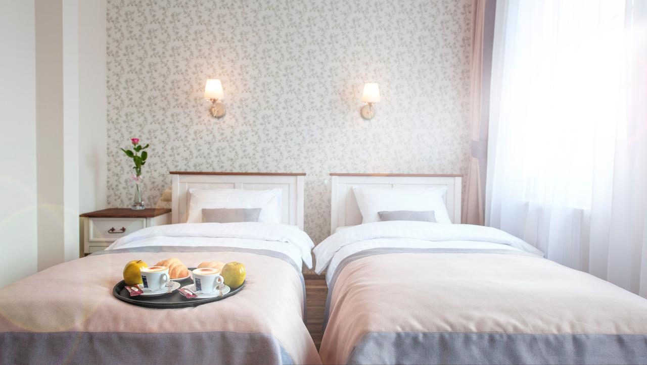 Hotel Pod Herbem -Pokoje Ozonowane Бялисток Екстериор снимка